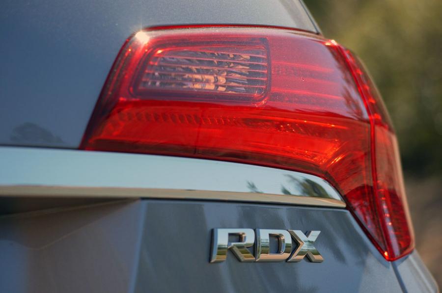 Детали экстерьера Acura RDX (TB3/4) 2012 года  (фото 40 из 122)